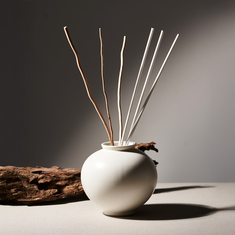 [무료환불]그라스 더 편백 달항아리 디퓨저 500ml