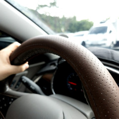 [4월 특가] 지엔 리얼 타공 가죽 자동차 핸들커버 370~380mm